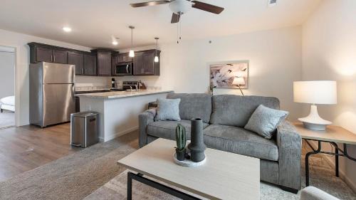 Landing Incredible 1BD Pool Clubhouse in Lyman