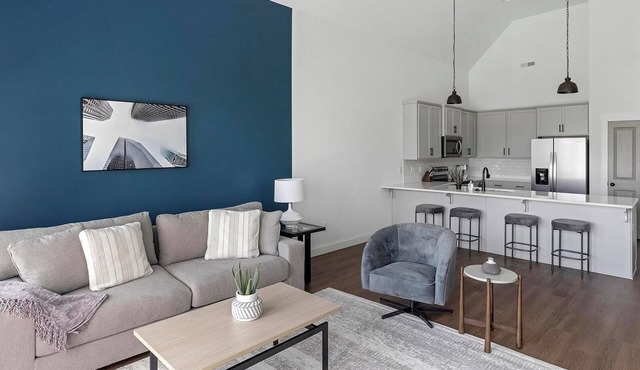 Landing | Stylish 2BD, Gym, Clubhouse