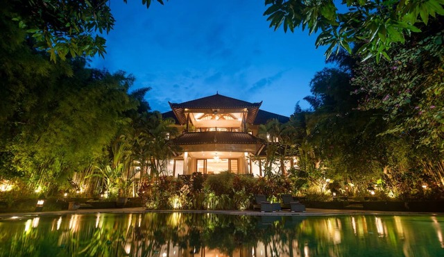 Large Groups,9 BDR,Close To Beach,Great Inclusions in Canggu