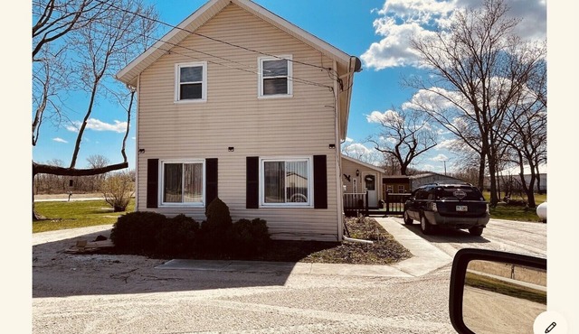 Limestone Corner Bungalow in Graytown