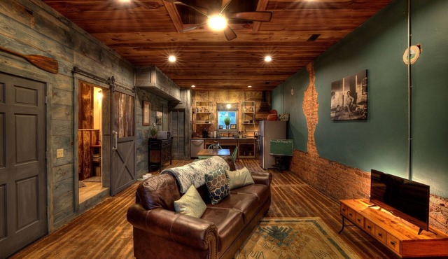 LOFTS OVER MAIN~ Chattooga Studio
