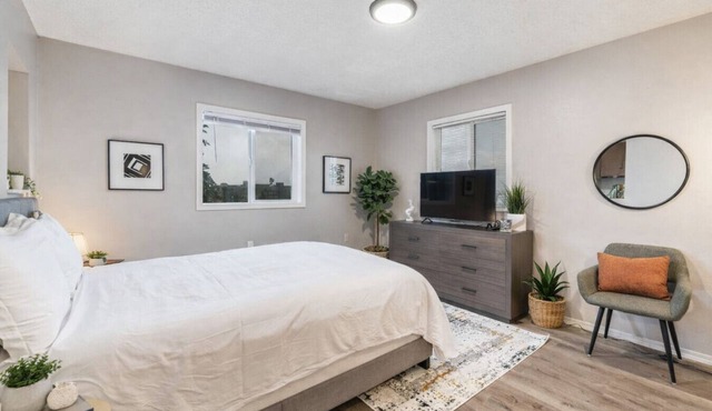 Lovely Private Studio Freshly Renovated Downtown 7