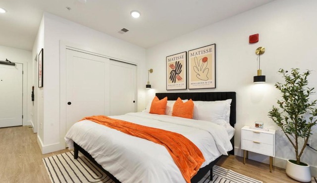LUX Studio King Bed Free Parking PITT CMU