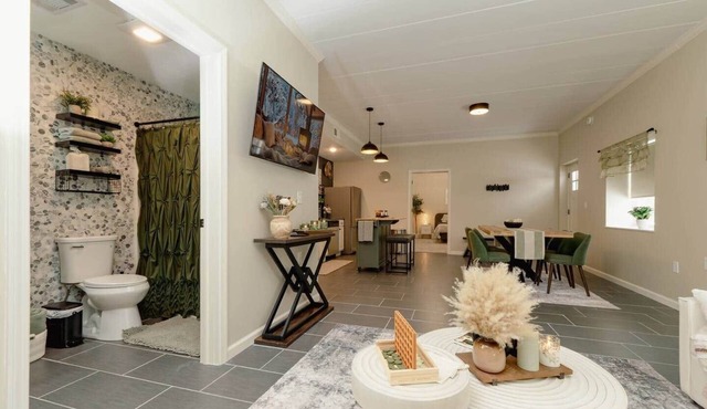 Luxurious One-Bedroom Gem Near Conneaut Lake