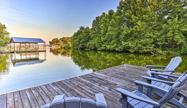Luxurious Waterfront Home on Pickwick Lake! in Counce