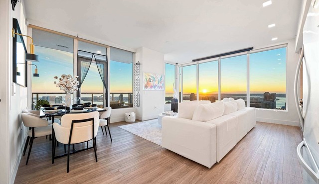 Luxury 39th-Floor Sky Residence · Ocean Views