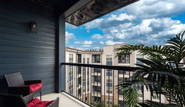 Luxury Apartment - Pool, Restaurants & Shopping