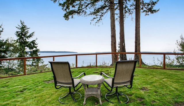 Luxury Home w/Exercise Pool & Hot Tub, Free WiFi, Fire Pit, Deck, & Game Room
