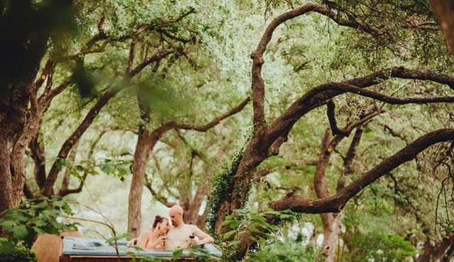 Luxury Lakefront Escape: Massage, Yoga, Winery, Kayaks, SUPs, Krause Springs!