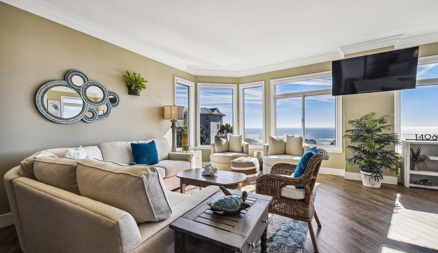 Luxury Oceanfront Villa w/Views & Amenities