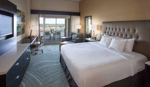 Lyndon B. Johnson Suite at Lakeway Resort & Spa, Outdoor Pool!