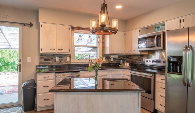 Maple Knoll | 3 Bed, 2 Bath