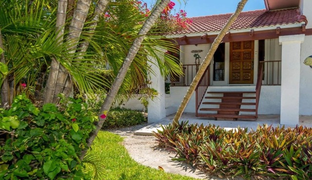 March Availability, Beach, 70 ft Dock - Marathon VACA-23-16 Entire House
