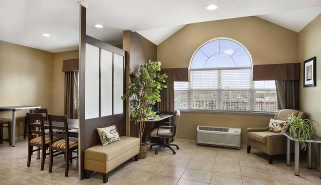 Microtel Inn & Suites by Wyndham Cambridge