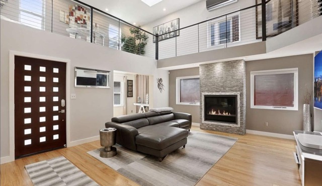 Minneapolis Tangletown Lux Property Airbnb “super host” certified