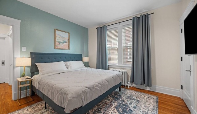 Modern 1 Bdr Apt unit#2 Sleeps4