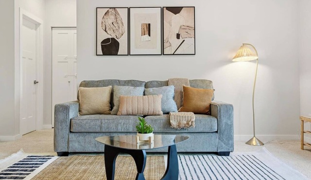 Modern 1B Unit | Backyard | Close to UW Bothell