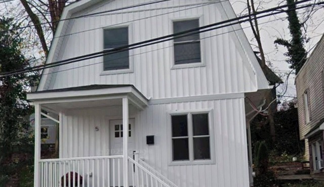 Modern 2BR Millburn Home – Ideal for families and commuters in Millburn