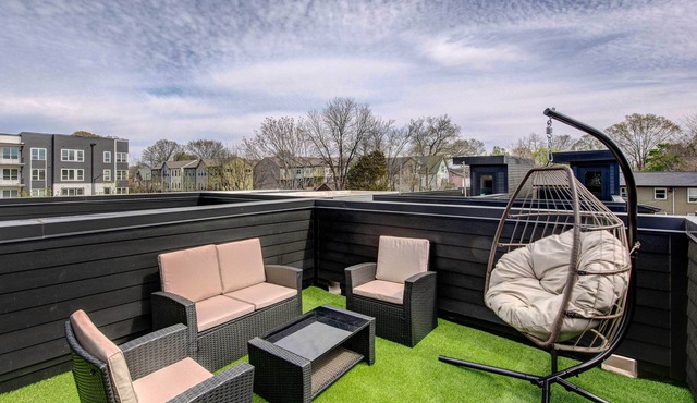 Modern Atlanta Townhome Rental ~ 2 Mi to Downtown!