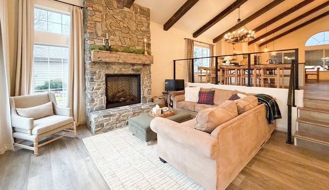 Modern Luxe Lake Retreat - Private Lake Access