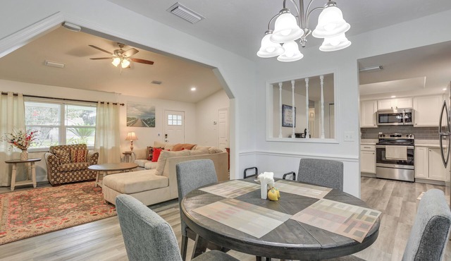 Modern Ocala Oasis w/Fire Pit + Gas Grill!