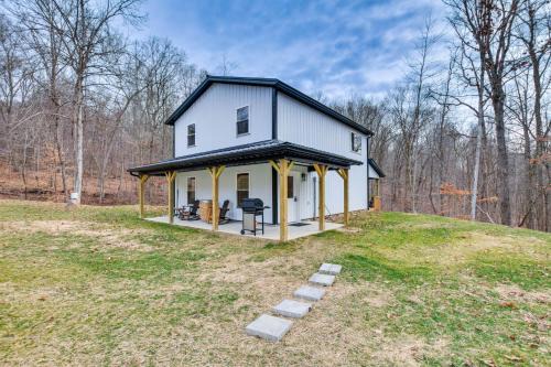 Modern Salineville Cabin on 13 Acres w/Fire Pit!