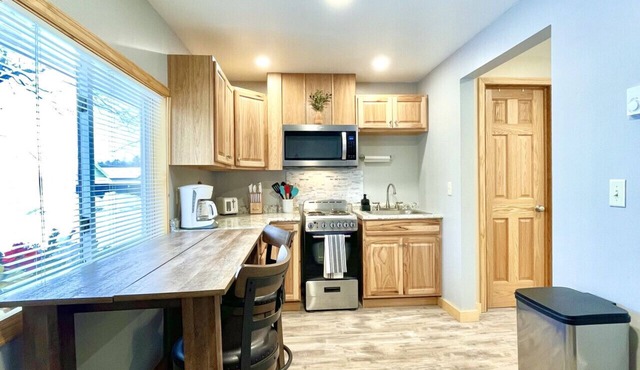 Moonlight Cottage | McKinney Lake Cottages | One Bedroom | One Bath