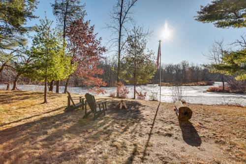 Nature Lover's Paradise: Elk River Cabin