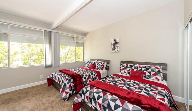 New & Modern 2BR - Prime Location , Gym and Pool