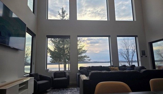 New Modern Lakefront Cabin on West Rush Lake