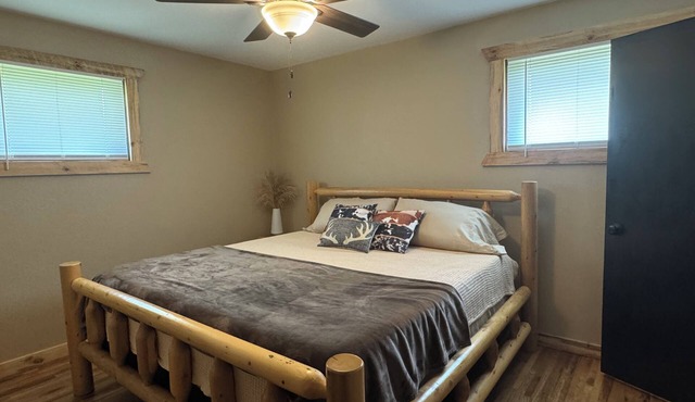 Newly remodeled, fully equipped house close to many LAKES and TRAILS!