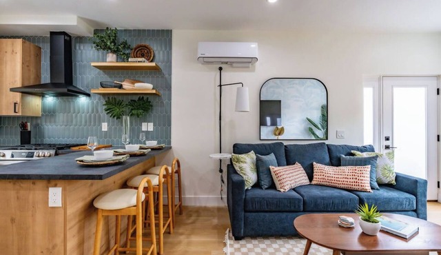Newly Remodeled, Uptown Chic
