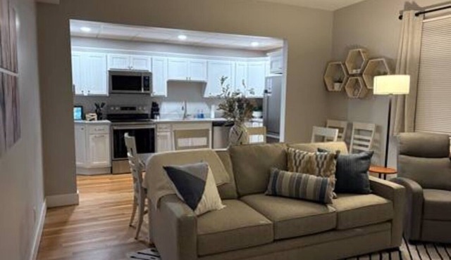 NH6 - Modern 2BR Retreat in a Historic House