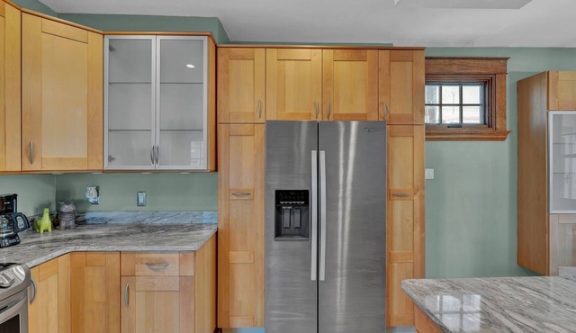 Oakley Square 3br Charmer - Total Walkability 3 Bedroom Home by RedAwning in Cincinnati