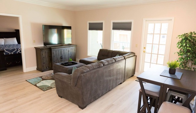 Oasis Condo at Viera Lake Las Vegas with 4 beds!