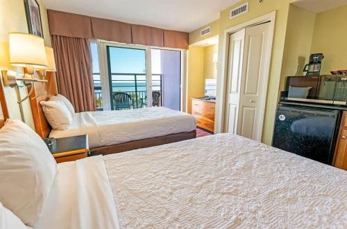 Oceanfront Convenience on Lower Floor, Heated Pool