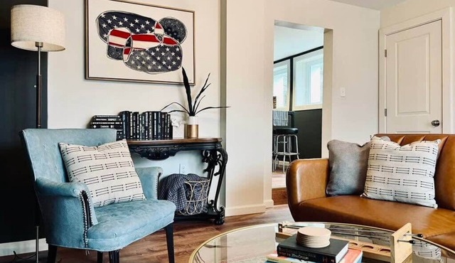 Off Street Parking Mins from DT/Stadiums