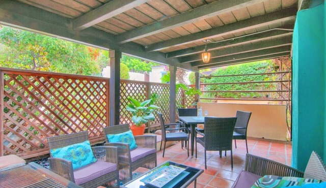 Old Town 1BR Short Drive to Downtown & Beaches 4.5
