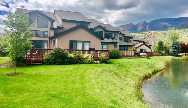 Panoramic Mountain Views, Stream in the back, on the Golf Course! A/C, Hot Springs! in Durango