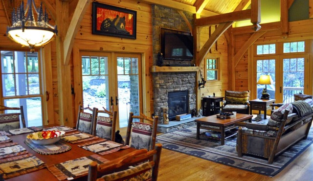 Paupack Lodge Near Lake Wallenpaupack and Hawley