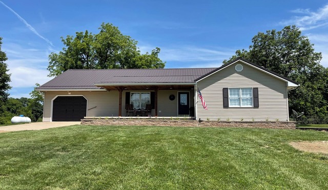 Peaceful home away from home close to Mark Twain Lake