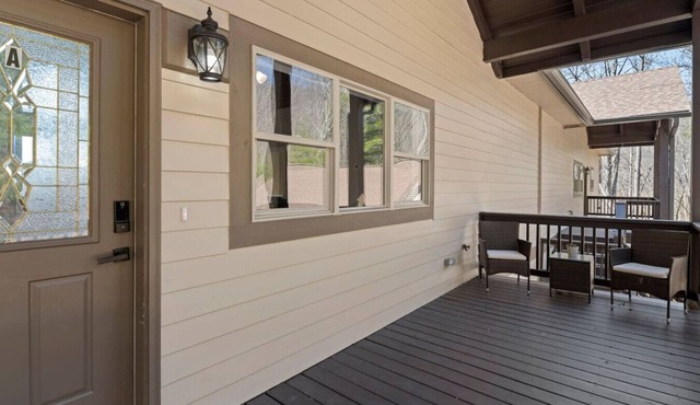 Peaceful Mountain Escape | Decks, Views, & Privacy in Sylva