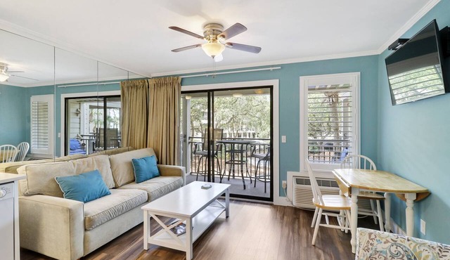 Perfect Beach Retreat! Only Steps from Coligny Plaza
