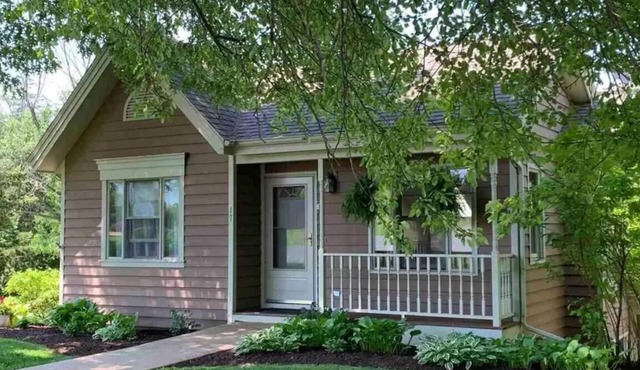 Perfect Getaway - Cozy Cottage in The Galena Territory
