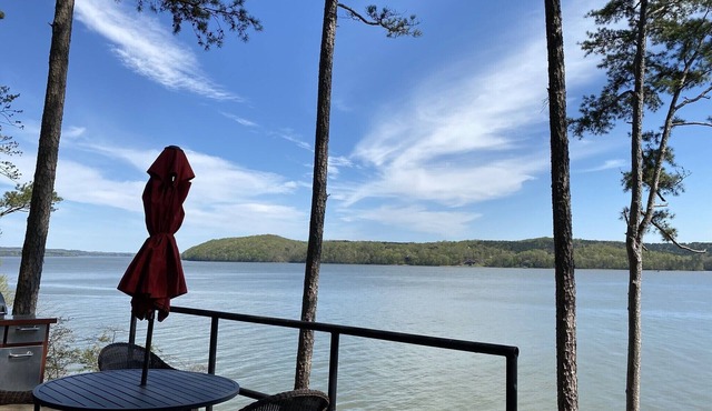 Perfect lake front cottage! Now with stairs to the water!
