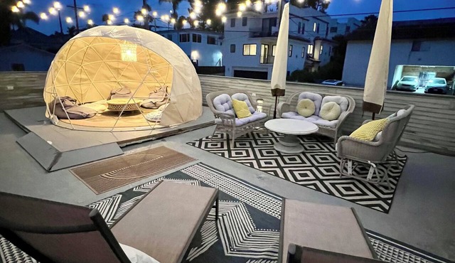 Perfectly located, Modern, custom built casita w/AC & rooftop igloo sunset deck