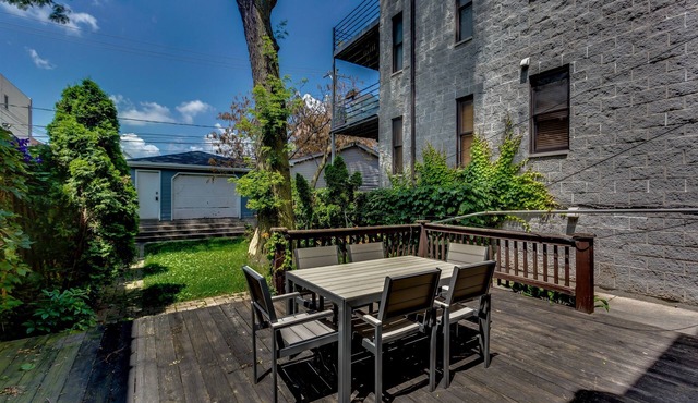 PET FRIENDLY! Beautiful Bucktown Home Offers Room for All by AllSet Turnover