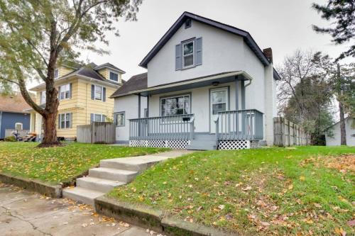 Pet-Friendly Cottage in DWTN Brainerd in Brainerd