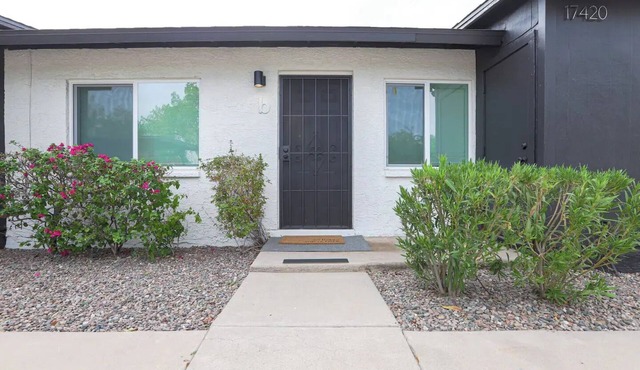 Pet Friendly Cozy Villa w/Private Backyardnn in Phoenix