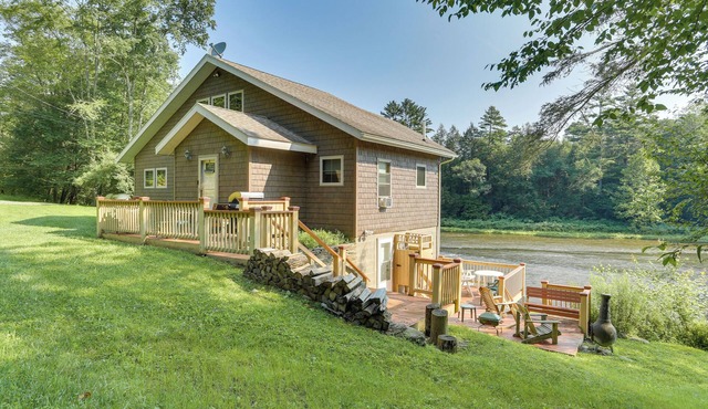 Pet-Friendly Hancock Home on the Delaware River!